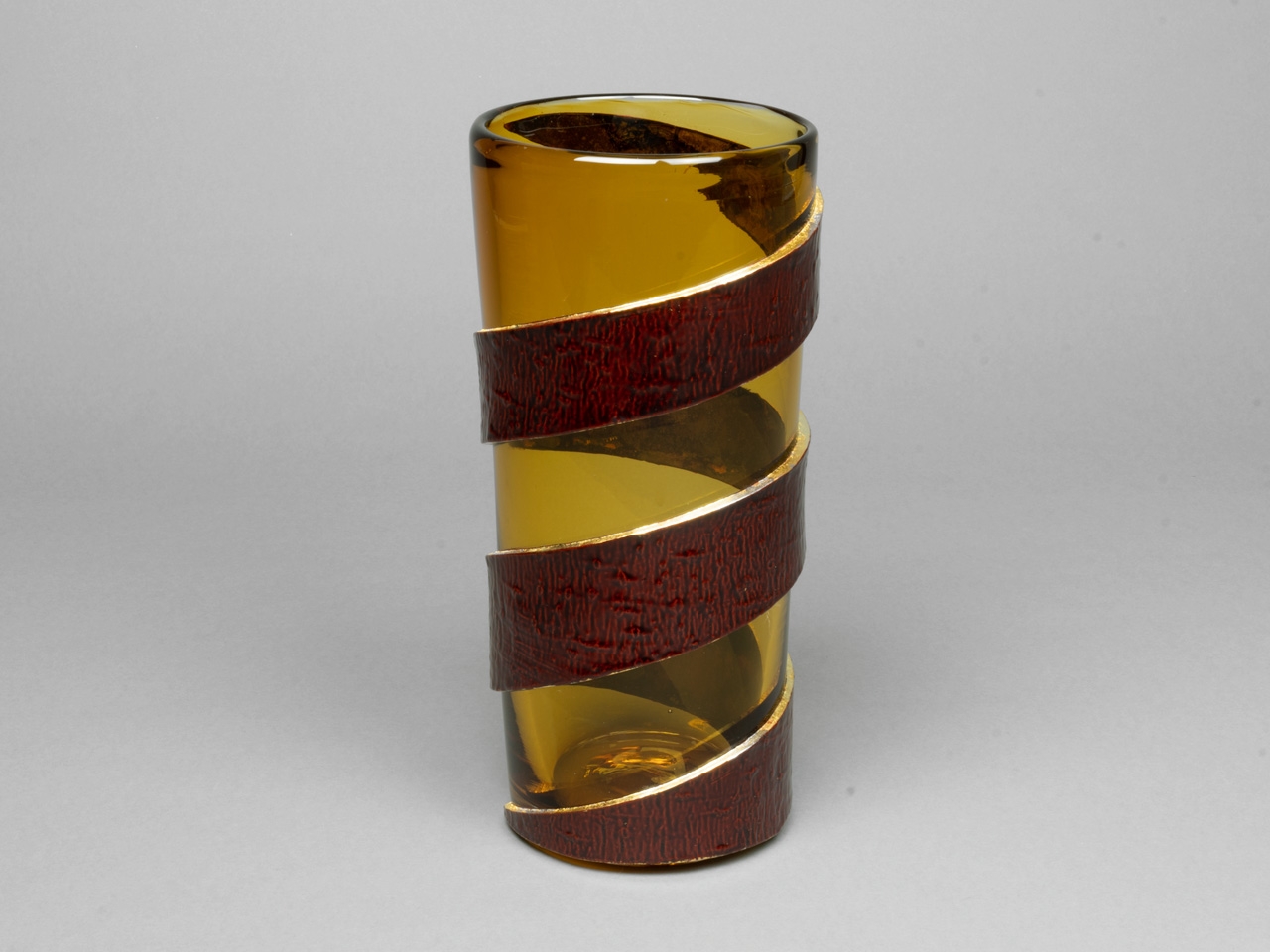 木皮巻 花器 ―空へII―