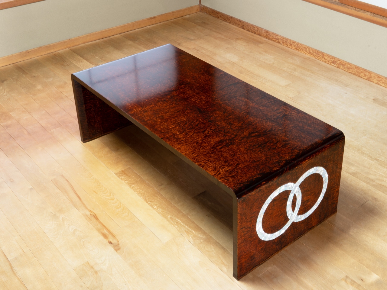 螺鈿輪違文 栃縮杢 ソファーテーブル