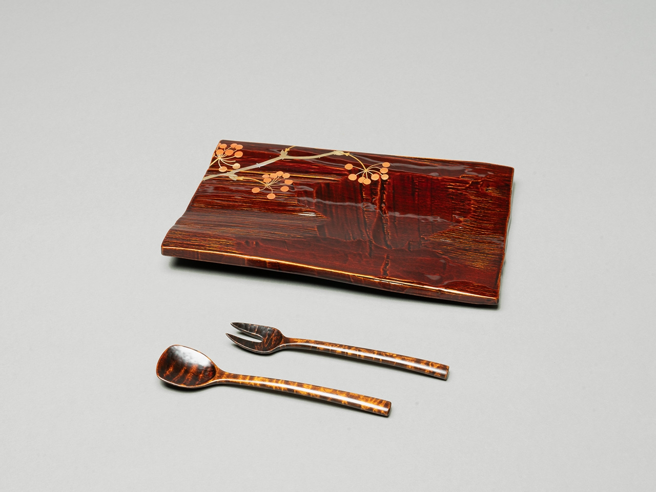 栗片木目 山帰来盛皿