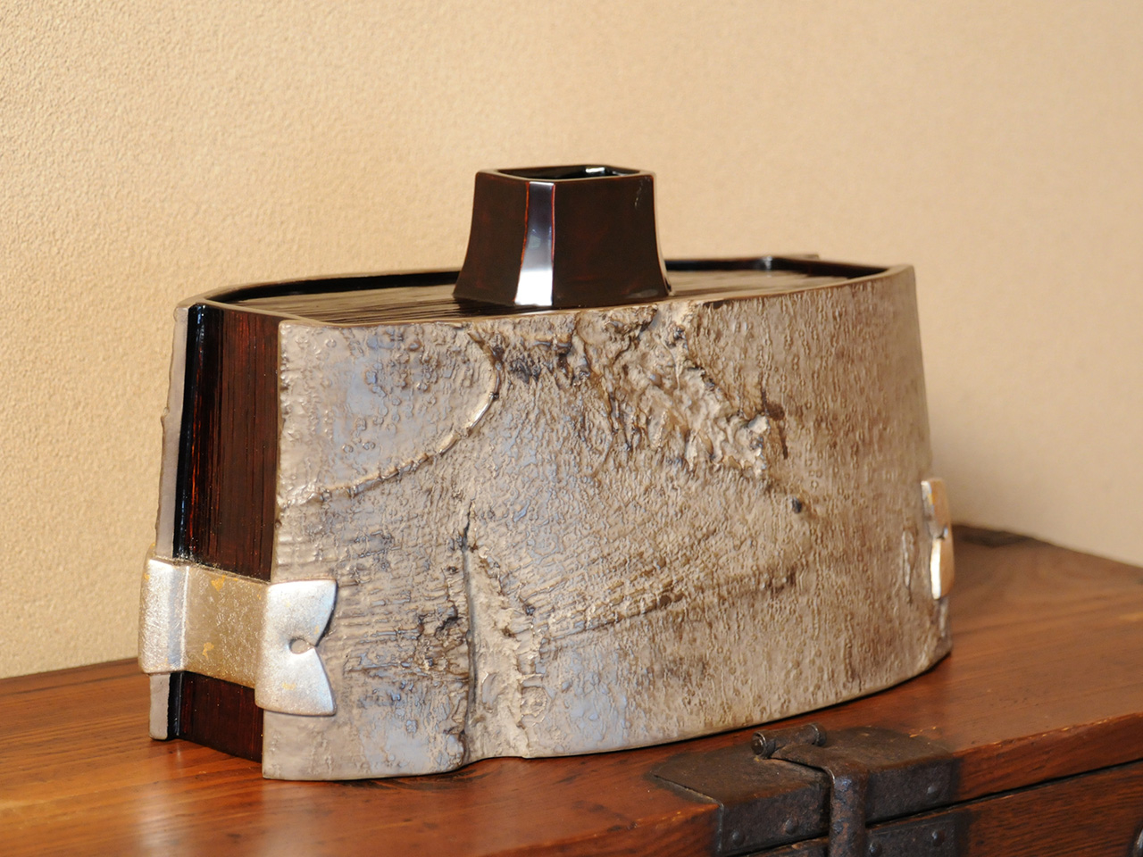 板造り木皮花器