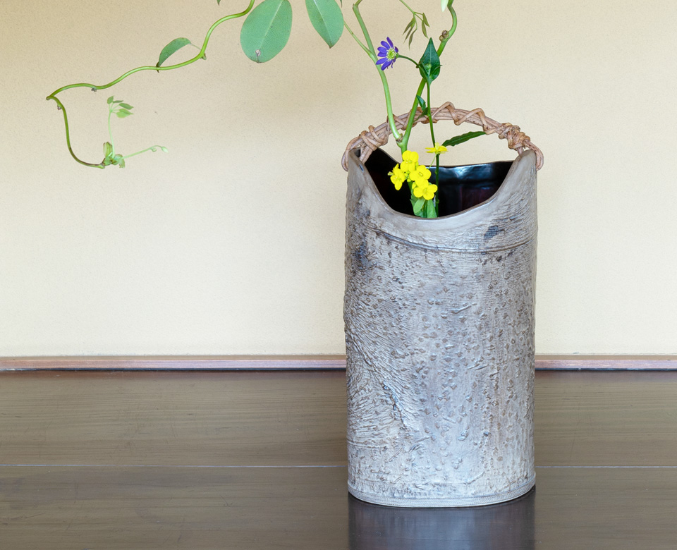 あけび手木皮花器